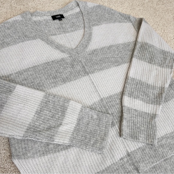 LINE Knitwear 100% Cashmere Striped V-neck Sweater With Split Hem - Picture 10 of 14